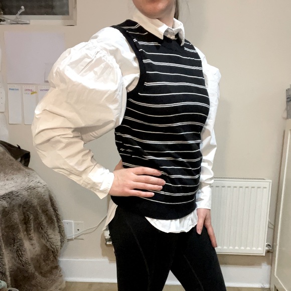 Drop Puff Shoulder Blouse - Picture 6 of 7